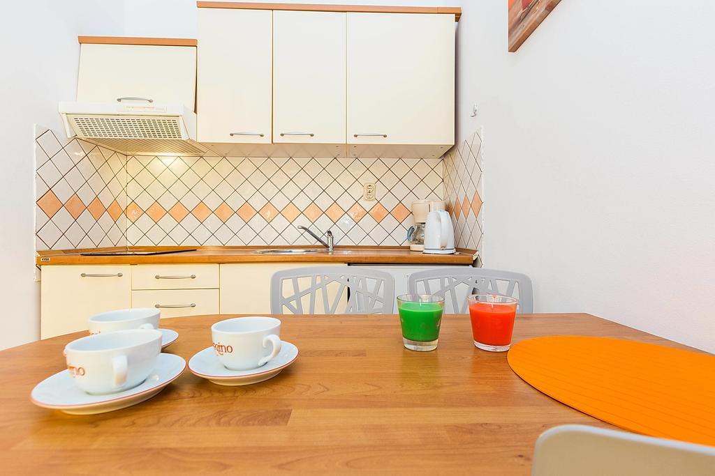 Apartments Dada Biograd Na Moru Habitación foto